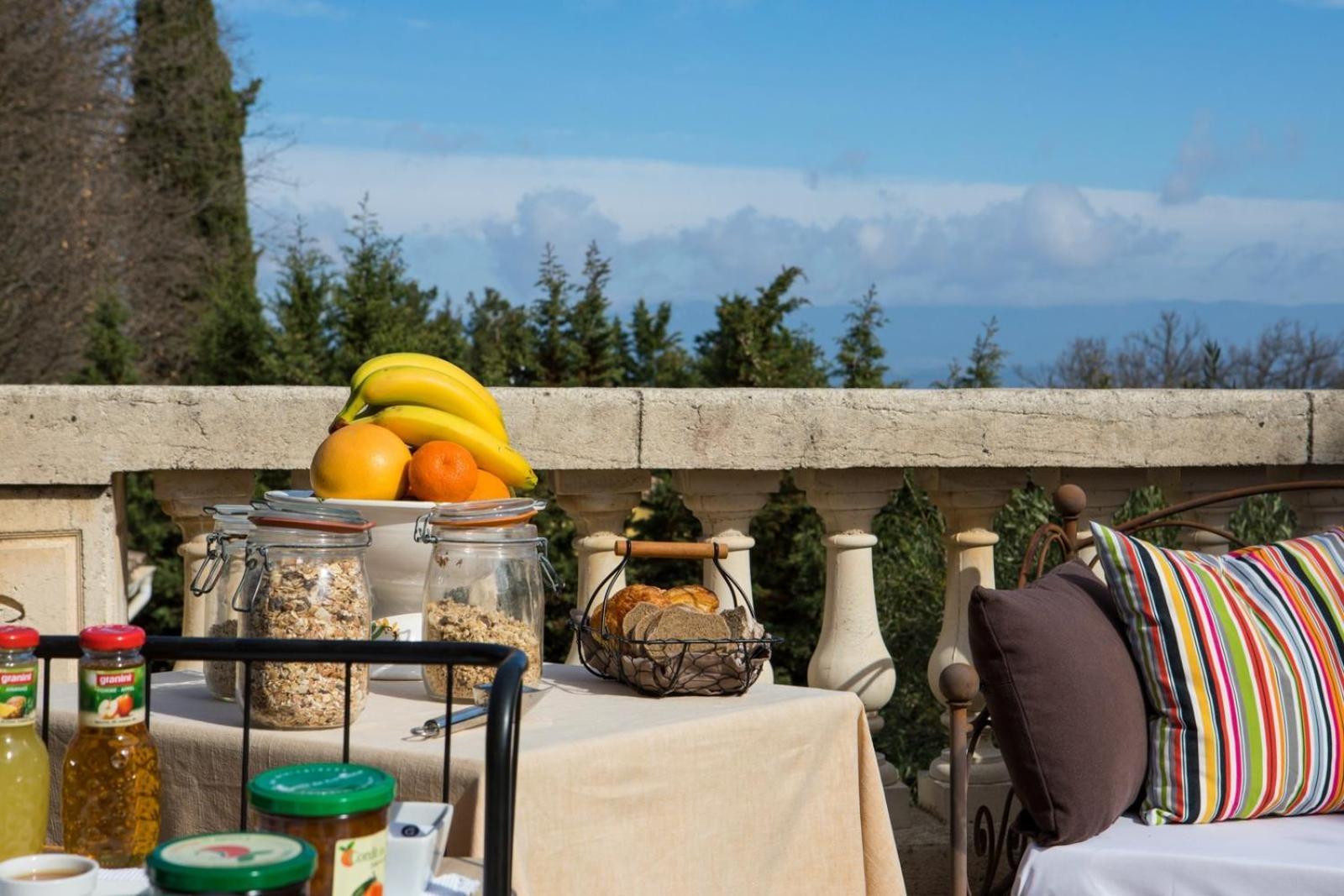 In Provence Hotel - Experience Atypique Venelles Esterno foto