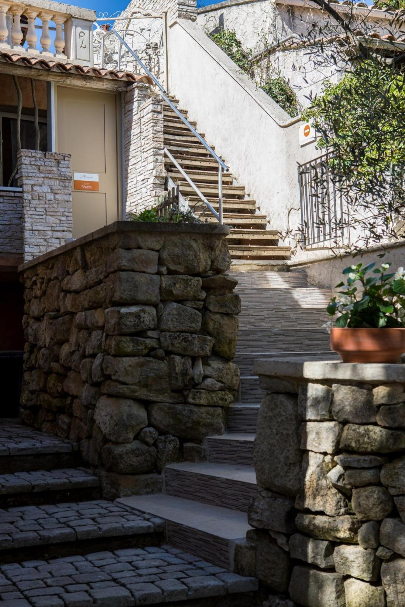 In Provence Hotel - Experience Atypique Venelles Esterno foto